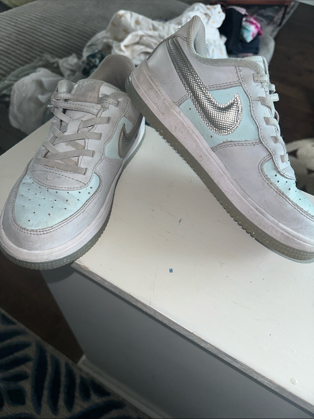 Nike Low-Top Sneakers — Light Blue & Gray